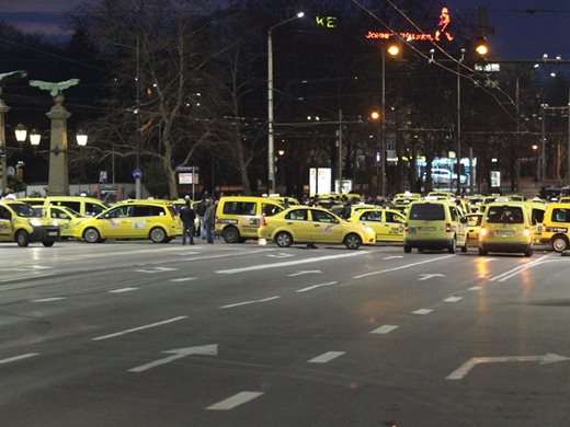 Още 20% поскъпване искат такситата
в София, в други градове - не засега