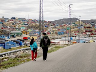 Тръмп не се отказва от Гренландия, прати сина си на обиколка из острова (Обзор)