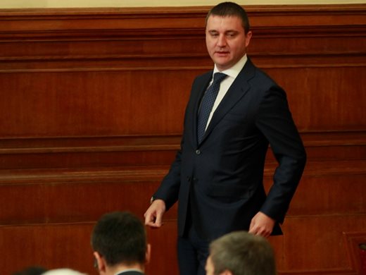 Горанов оттегли спорни текстове за втора пенсия