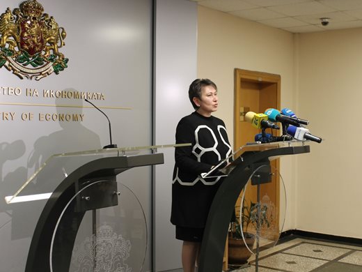 След 4 дни война за 1,2 млрд. лв.: Караганева - шеф на ДКК, отиват си тримата от ГЕРБ